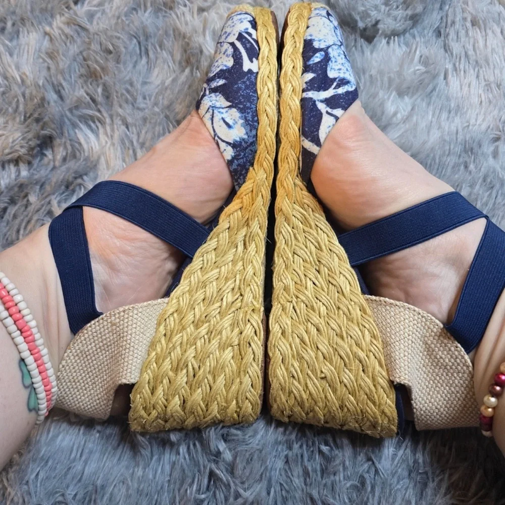 LAUREN Ralph Lauren Navy Floral Espadrille Wedge Sandals, Size 8